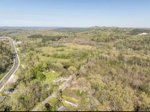 2166 Sleepy Valley Rd, Hot Springs, AR 71919
