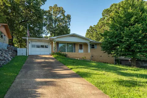 102 Dahlia St, Hot Springs, AR 71913