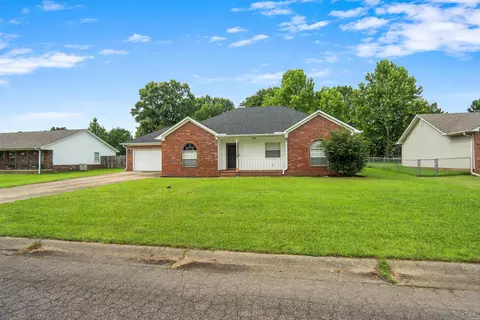 15 Red Oak Dr, Cabot, AR 72023