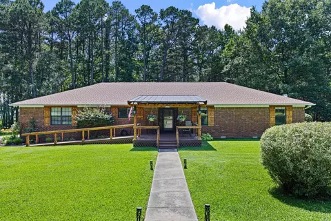 137 Lloyd Ln, London, AR 72847