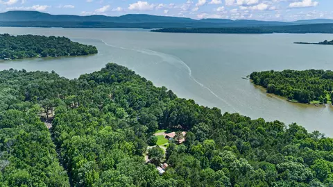 137 Lloyd Ln, London, AR 72847