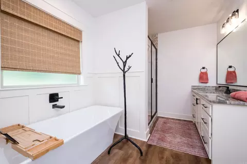 Bath - 4032 Eagle Valley Dr, Benton, AR 72019 photo 2 of 4