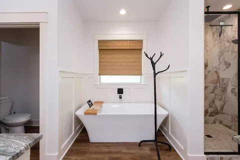 Bath - 4032 Eagle Valley Dr, Benton, AR 72019 photo 1 of 4
