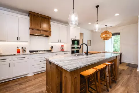 Kitchen - 4032 Eagle Valley Dr, Benton, AR 72019 photo 1 of 5