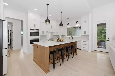 Kitchen - 2001 Sunstone Dr, Alexander, AR 72002 photo 1 of 7