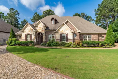 26 Manzanares Dr, Hot Springs Village, AR 71909