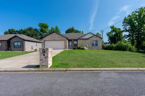 10 Grand Stand Dr, Austin, AR 72007
