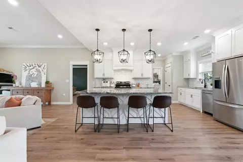 Kitchen - 33 Pear Cir, Greenbrier, AR 72058 photo 2 of 5