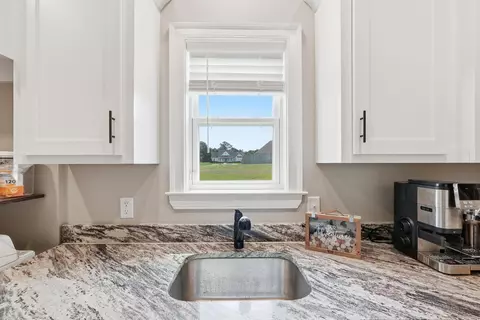 Kitchen - 33 Pear Cir, Greenbrier, AR 72058 photo 5 of 5