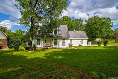 5 Plantation Acres Dr, Little Rock, AR 72210