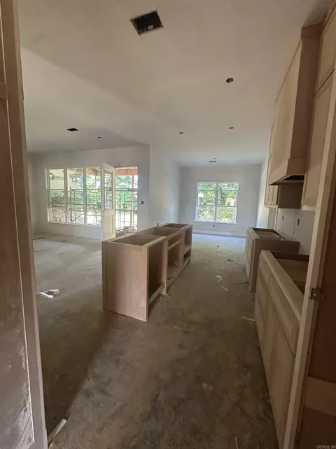 Kitchen - 31 Libra Ln, Ward, AR 72176 photo 2 of 4