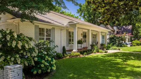 5421 Sherwood Rd, Little Rock, AR 72207