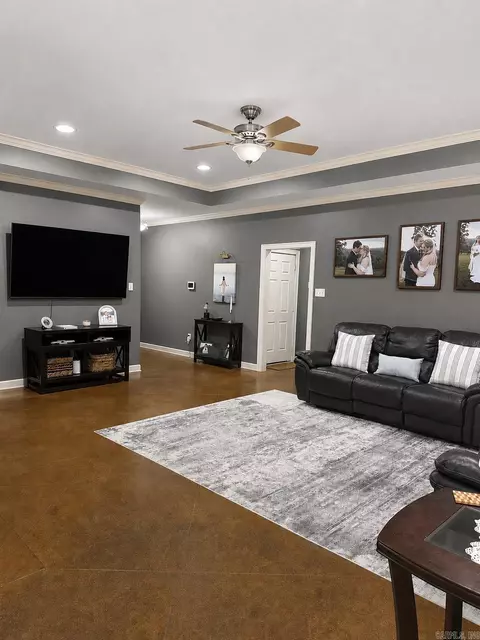 4 Wallace Way, Vilonia, AR 72173