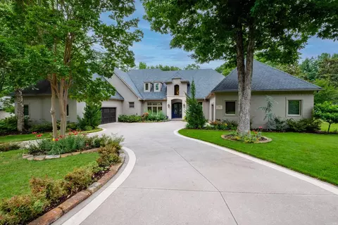 24 Maisons Dr, Little Rock, AR 72223