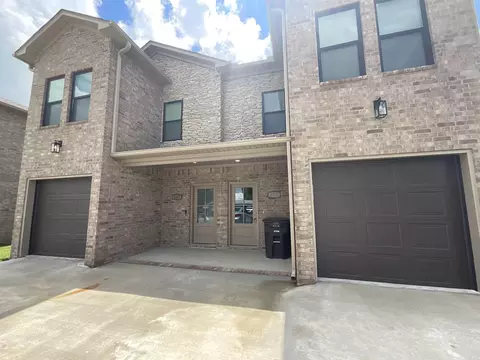 215 N 217 N Elm St, Jacksonville, AR 72076