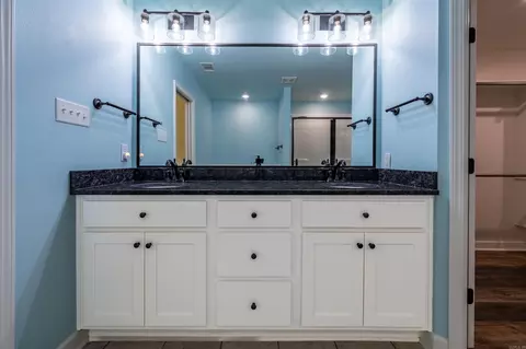 Bath - 74 Cimarron Cir, Cabot, AR 72023 photo 1 of 5