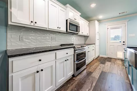 Kitchen - 74 Cimarron Cir, Cabot, AR 72023 photo 2 of 4