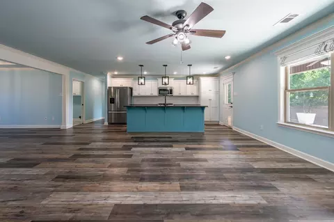 Living - 74 Cimarron Cir, Cabot, AR 72023 photo 3 of 6