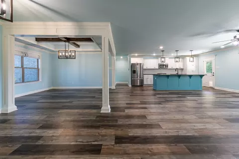 Living - 74 Cimarron Cir, Cabot, AR 72023 photo 2 of 6