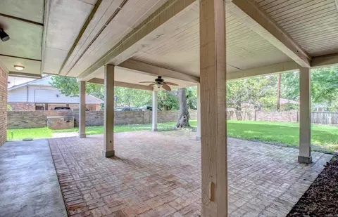 Exterior - 2425 W 42nd Ave, Pine Bluff, AR 71603 photo 4 of 5