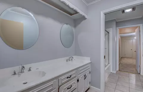 Bath - 2425 W 42nd Ave, Pine Bluff, AR 71603 photo 5 of 6