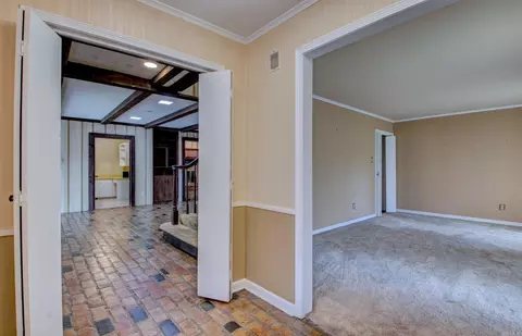 Entry Way - 2425 W 42nd Ave, Pine Bluff, AR 71603 photo 2 of 4