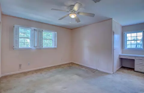 Bedroom - 2425 W 42nd Ave, Pine Bluff, AR 71603 photo 8 of 10