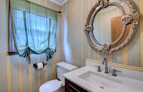 Bath - 2425 W 42nd Ave, Pine Bluff, AR 71603 photo 1 of 6