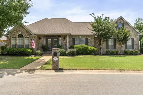 215 Hermitage Dr, Searcy, AR 72143