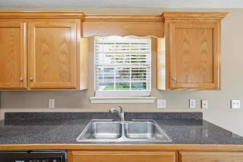 Kitchen - 5160 Limestone Ln, Conway, AR 72034 photo 5 of 6