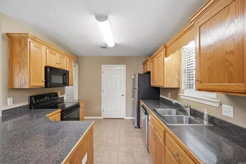 Kitchen - 5160 Limestone Ln, Conway, AR 72034 photo 2 of 6