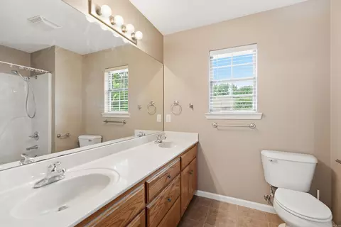 Bath - 5160 Limestone Ln, Conway, AR 72034 photo 1 of 2