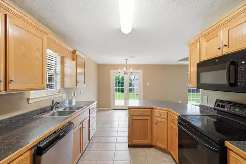 Kitchen - 5160 Limestone Ln, Conway, AR 72034 photo 4 of 6