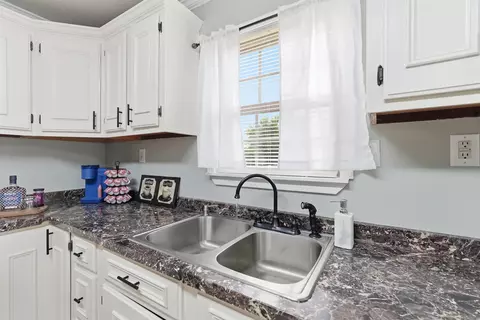 Kitchen - 241 Cole Mountain Rd, Springfield, AR 72157 photo 2 of 4