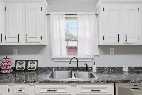 Kitchen - 241 Cole Mountain Rd, Springfield, AR 72157 photo 3 of 4