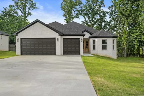 517 Forest Oak Cv, Jacksonville, AR 72076