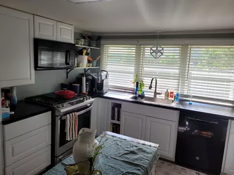 Kitchen - 202 Matthews St, Norphlet, AR 71759 photo 2 of 2