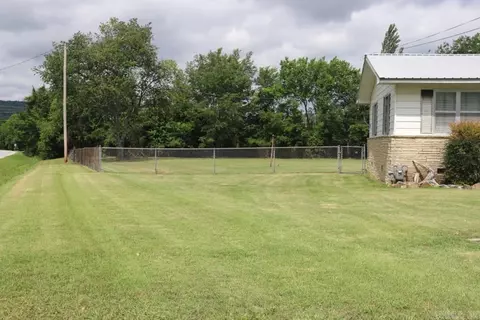 Exterior - 605 Mitchell Ave, Mountain View, AR 72560 photo 2 of 8