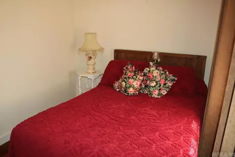 Bedroom - 605 Mitchell Ave, Mountain View, AR 72560 photo 5 of 6