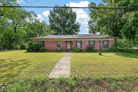 111 S Jackson St, Cabot, AR 72023