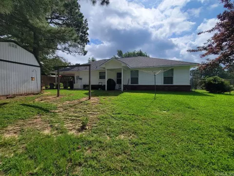 Exterior - 117 Cub Dr, De Queen, AR 71832 photo 2 of 4