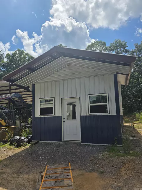 50 Cantrell Rd, Locust Grove, AR 72550