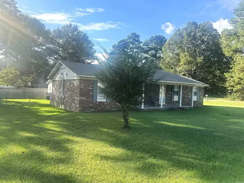 Exterior - 303 N Lemon St, Beebe, AR 72012 photo 2 of 4