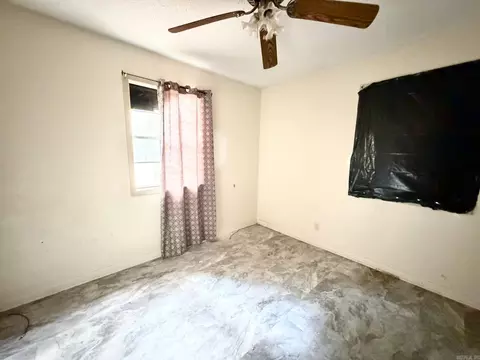 Bedroom - 306 Eagle Cir, Mountain View, AR 72560 photo 1 of 3