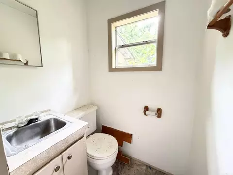 Bath - 306 Eagle Cir, Mountain View, AR 72560 photo 2 of 2
