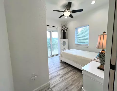 Bedroom - 89 Cool Water Retreat, Mountain View, AR 72560 photo 3 of 4