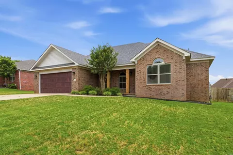 13 Jonathon Cv, Cabot, AR 72023