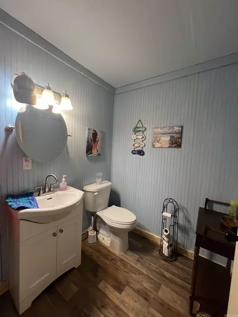 Bath - 1070 Brewer Rd, Edgemont, AR 72044 photo 1 of 2