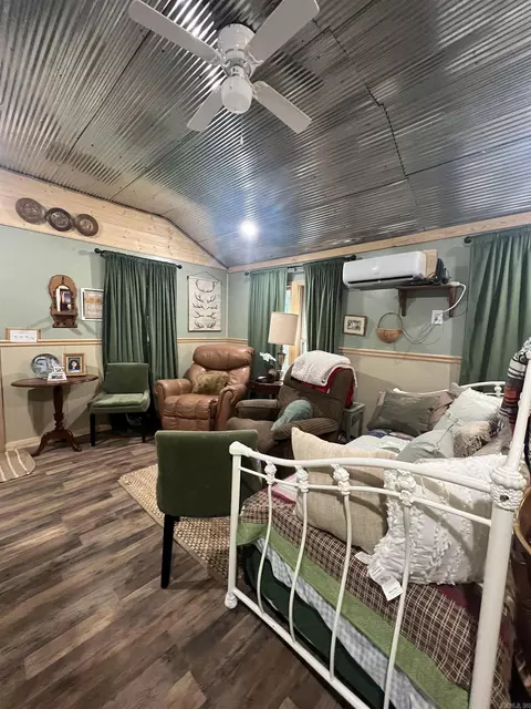 Living - 1070 Brewer Rd, Edgemont, AR 72044 photo 2 of 2