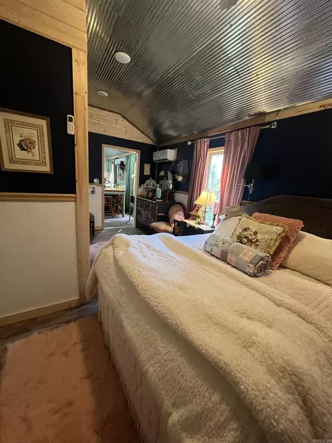 Bedroom - 1070 Brewer Rd, Edgemont, AR 72044 photo 1 of 3
